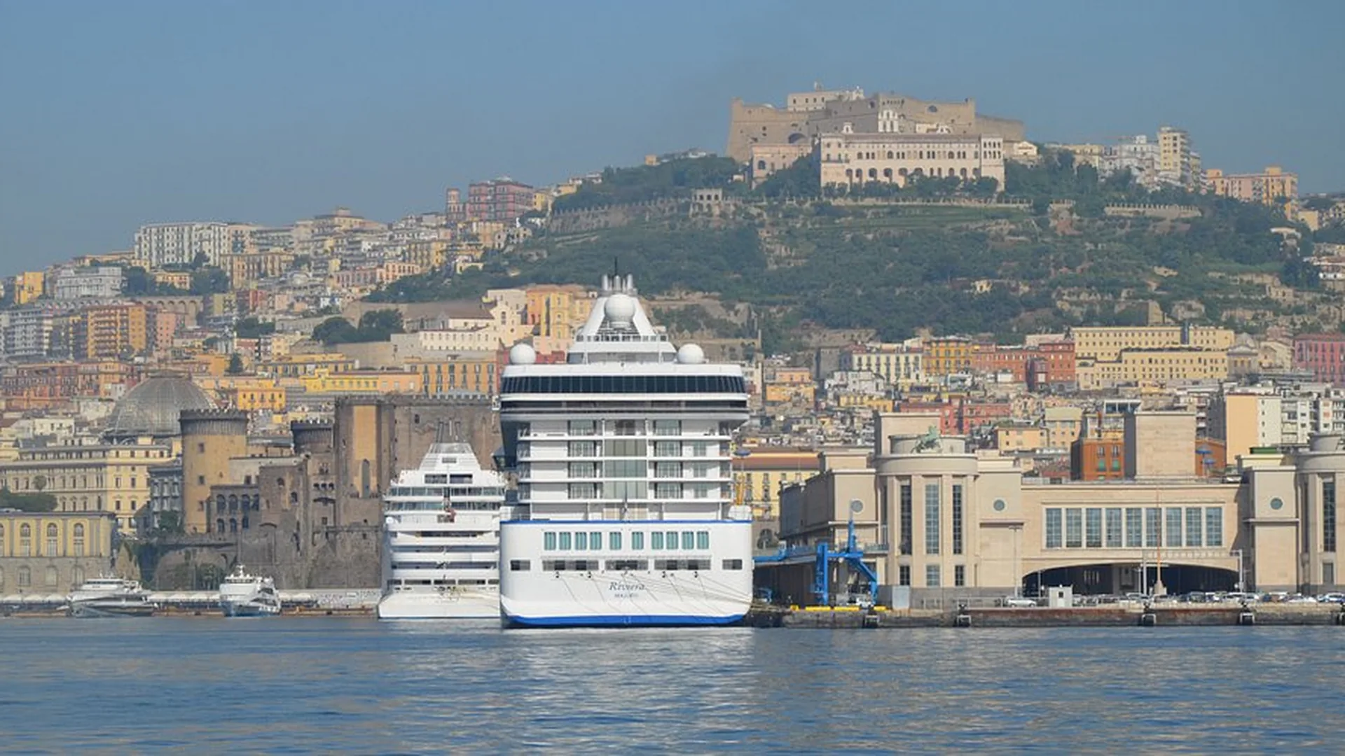 Porto di Napoli – Molo Beverello — Napoli (Campania)
